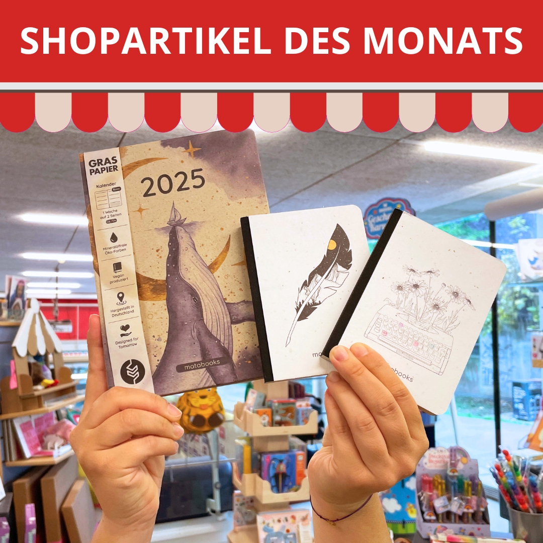 Zwei Hände halten Notizbücher und einen Kalender in die Höhe. Darüber steht "Shopartikel des Monats"